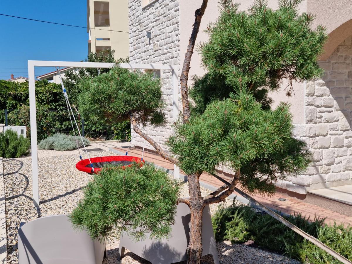 Villa Luka โลปาร์ ภายนอก รูปภาพ